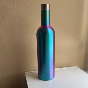 Brümate Winesulator 25oz wine canteen in the Rainbow Titanium color